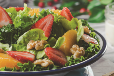 Ensalada de espinacas con fresas y nueces